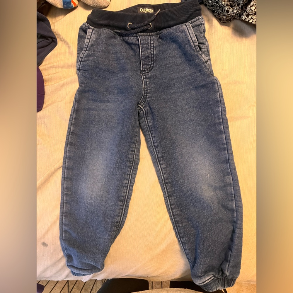 4T Oshkosh blue jogger style jeans.
